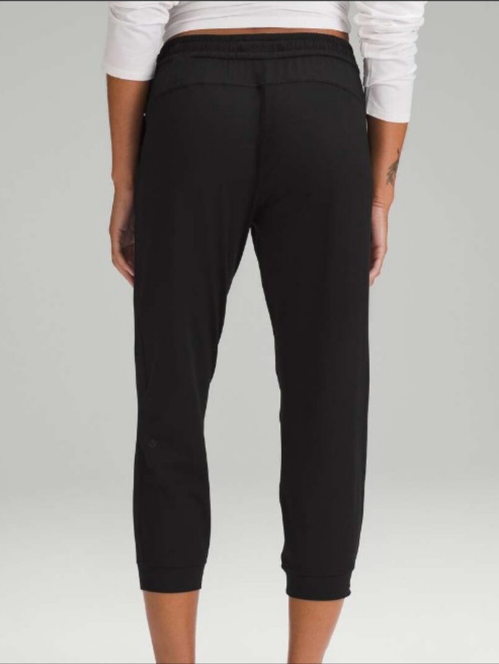 Lululemon Soft Jersey Classic-Fit Mid-Rise Crop Jogger Black NWT
